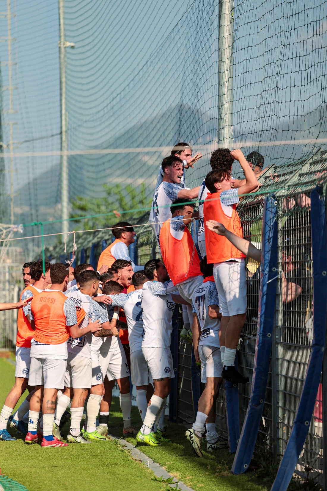 LA CRONACA - Un minuto di follia, Sparavigna e Simonetti ribaltano il Santa Maria e impugnano i playoff